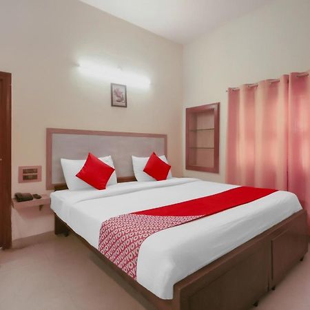 Kaveri Hotel Bed & Breakfast 迈索尔 外观 照片