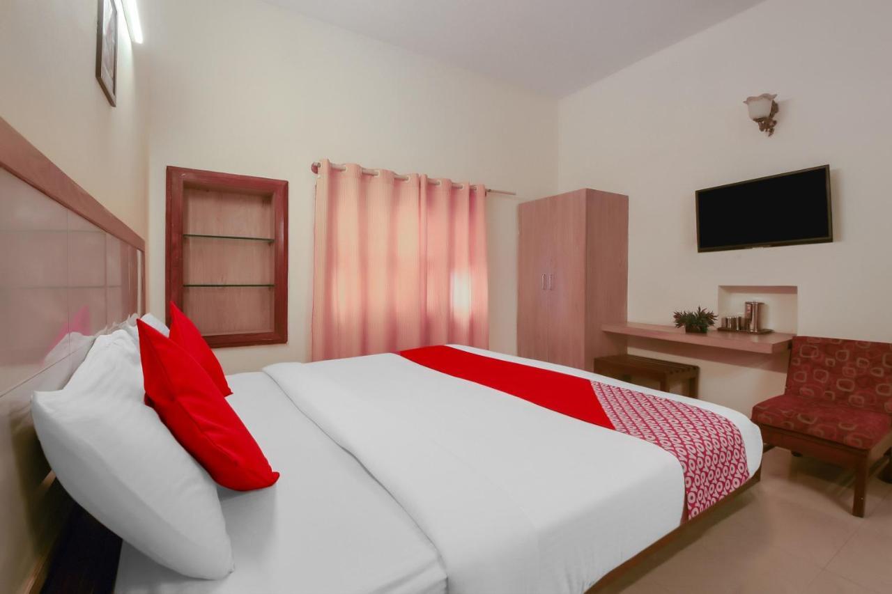 Kaveri Hotel Bed & Breakfast 迈索尔 外观 照片