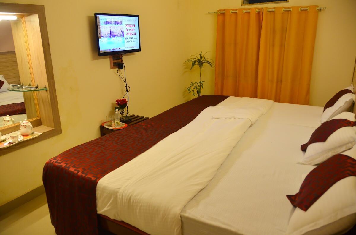 Kaveri Hotel Bed & Breakfast 迈索尔 外观 照片