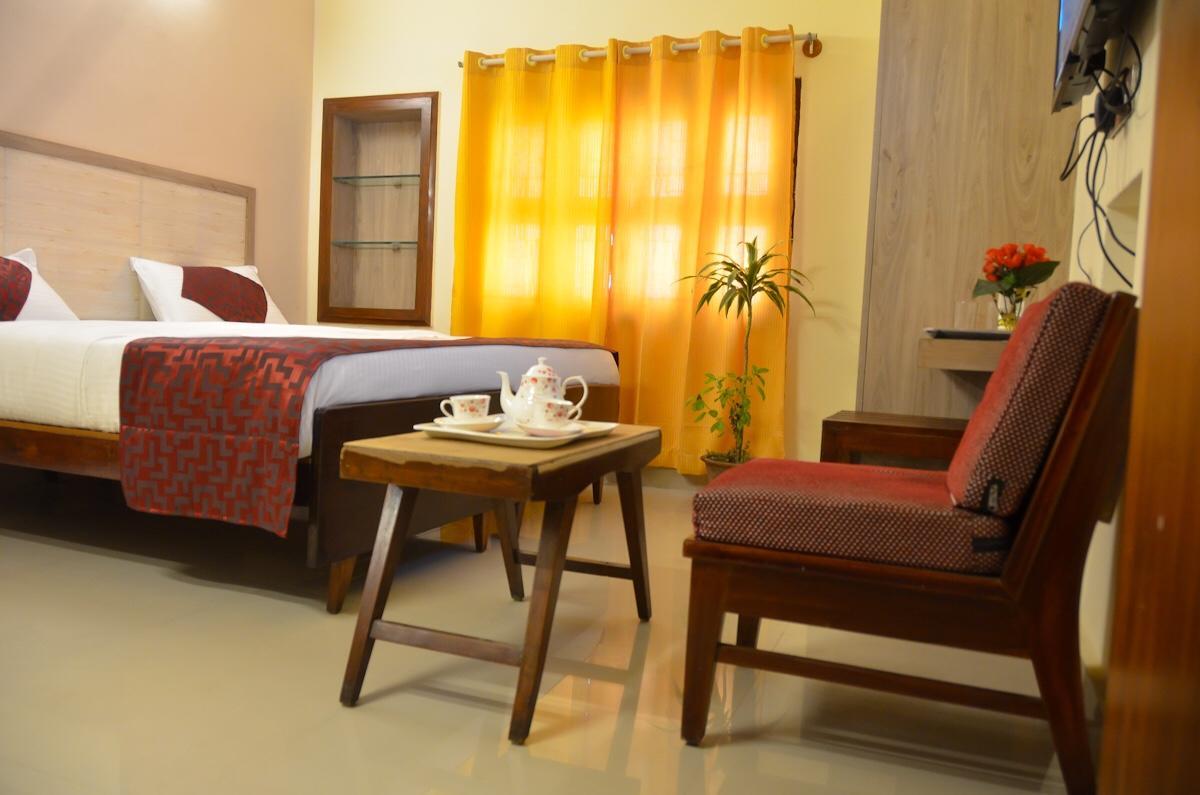 Kaveri Hotel Bed & Breakfast 迈索尔 外观 照片