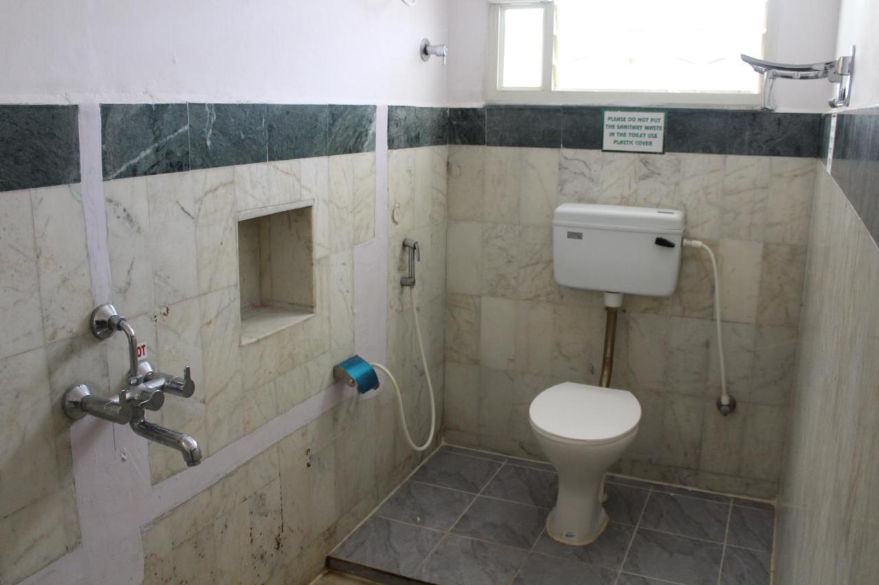Kaveri Hotel Bed & Breakfast 迈索尔 外观 照片