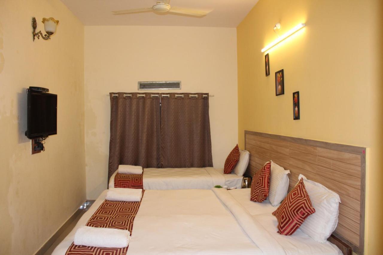 Kaveri Hotel Bed & Breakfast 迈索尔 外观 照片
