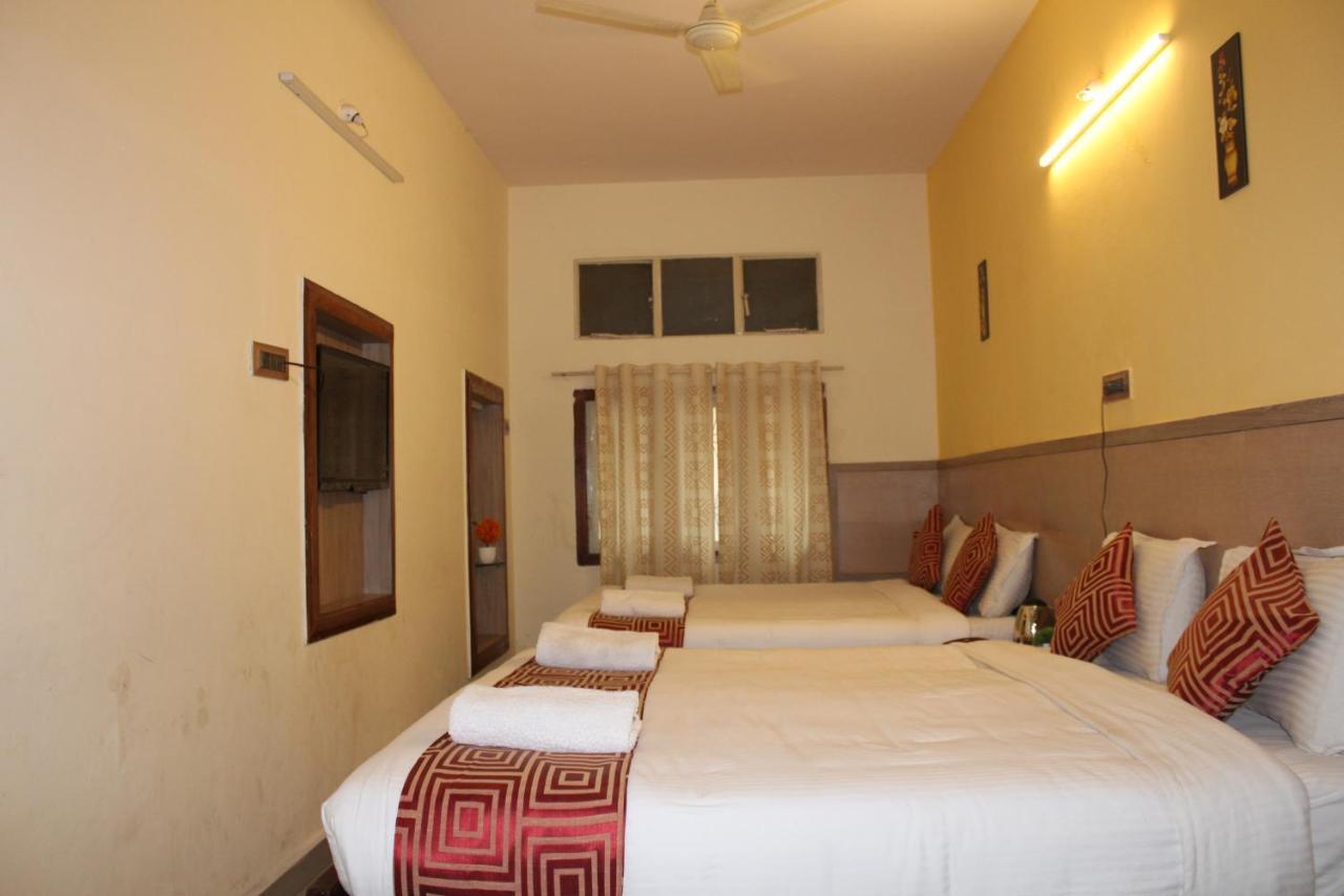 Kaveri Hotel Bed & Breakfast 迈索尔 外观 照片