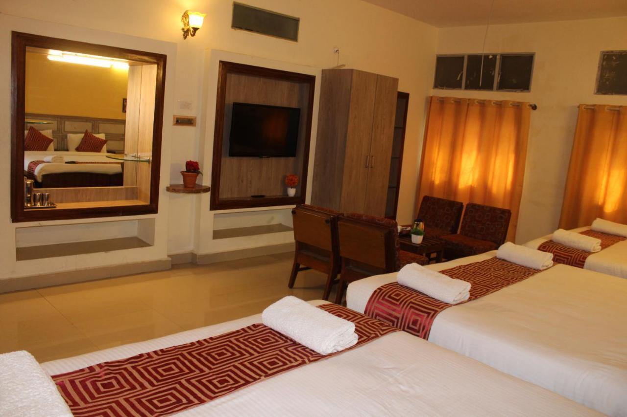 Kaveri Hotel Bed & Breakfast 迈索尔 外观 照片
